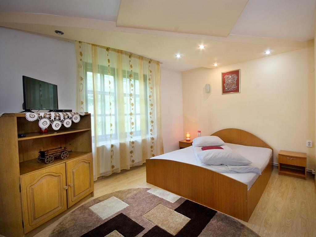 Pensiunea Bobu Hotel Izvoru Muntelui Ngoại thất bức ảnh