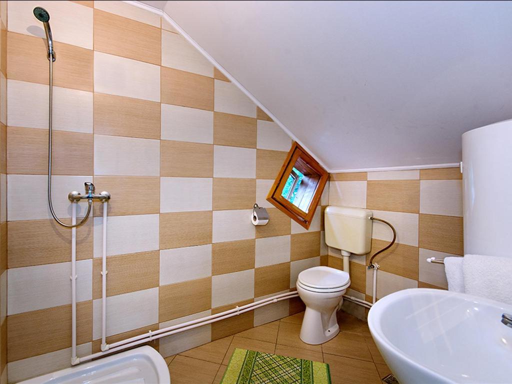 Pensiunea Bobu Hotel Izvoru Muntelui Ngoại thất bức ảnh